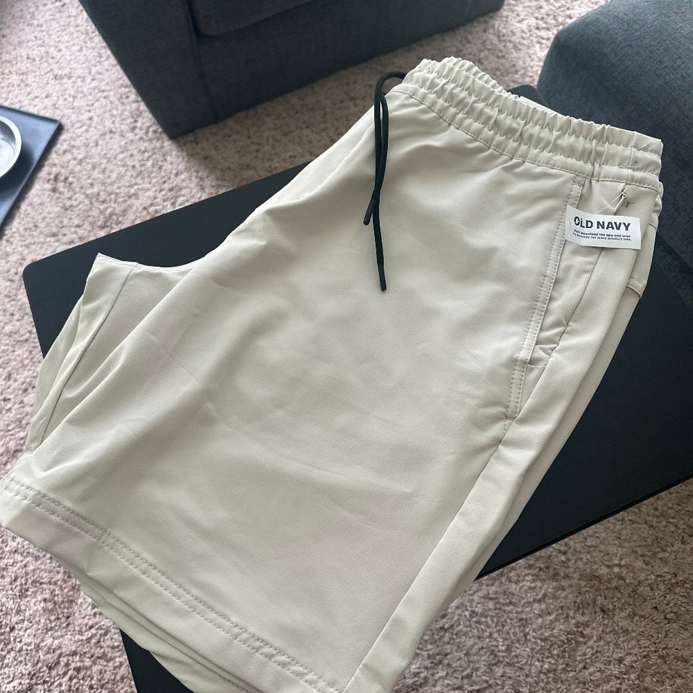 Old Navy Men's Large StretchTech Water-Repellent Jogger Shorts